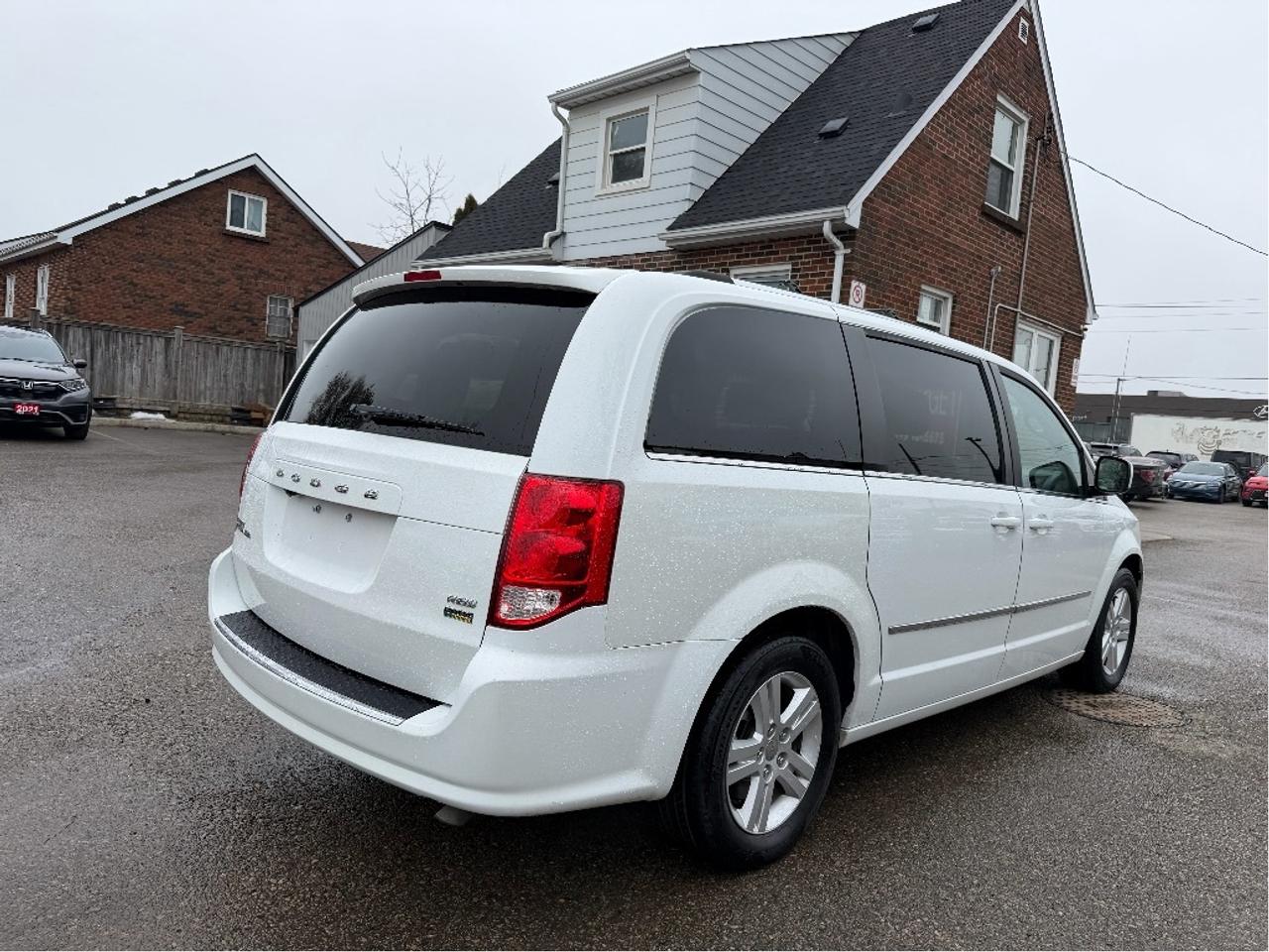 2015 Dodge Grand Caravan Crew Plus Photo