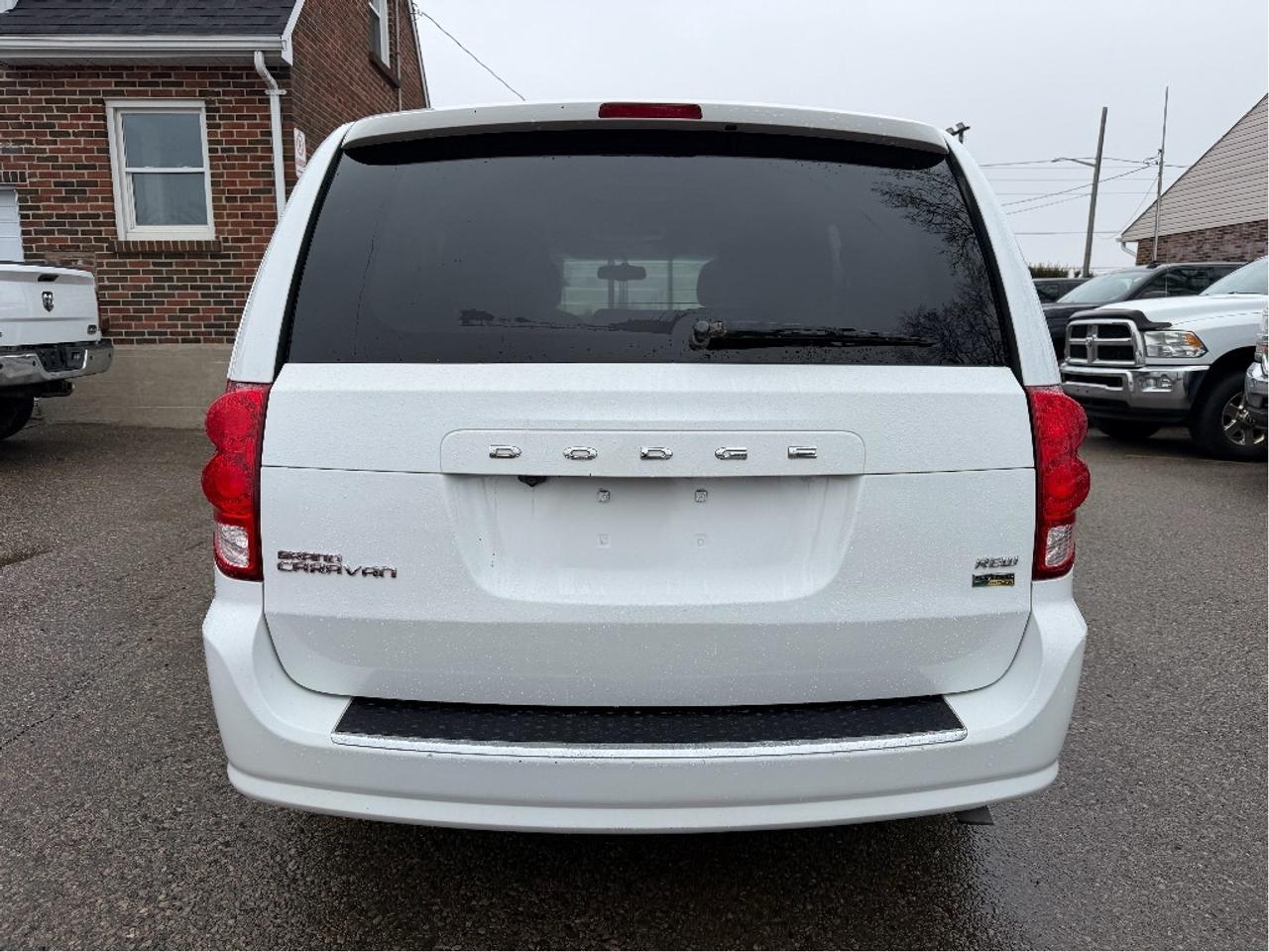 2015 Dodge Grand Caravan Crew Plus Photo