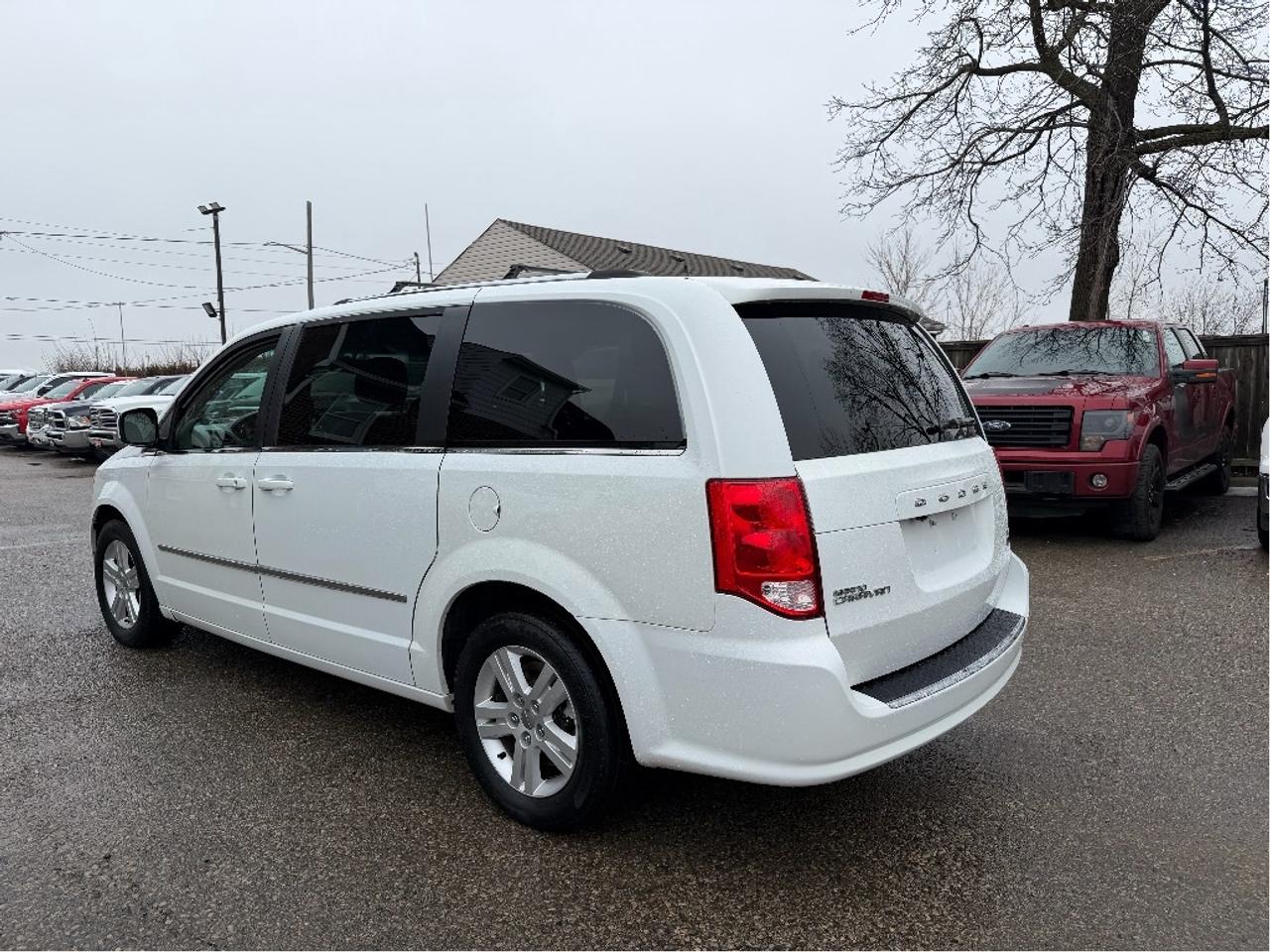 2015 Dodge Grand Caravan Crew Plus Photo