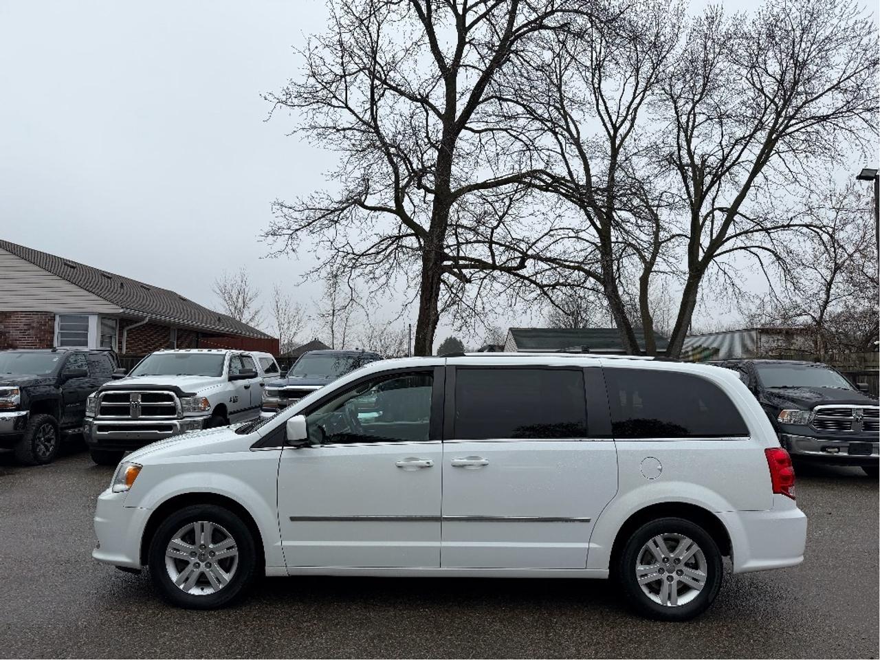 2015 Dodge Grand Caravan Crew Plus Photo