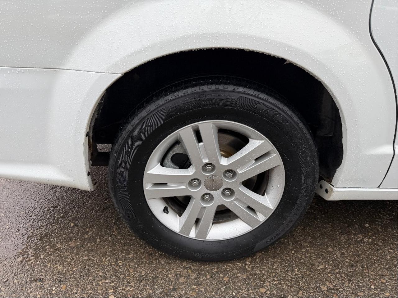 2015 Dodge Grand Caravan Crew Plus Photo