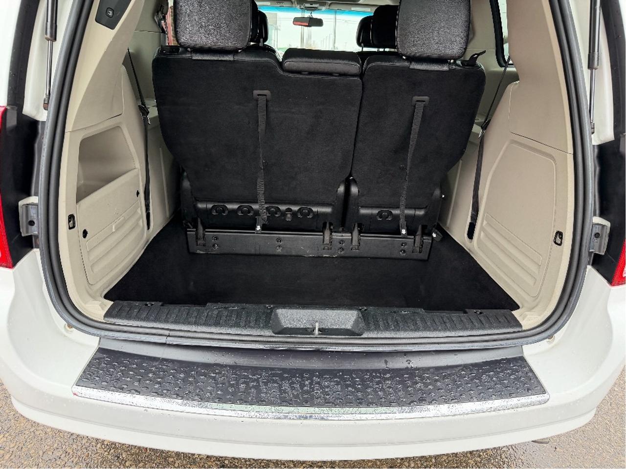 2015 Dodge Grand Caravan Crew Plus Photo