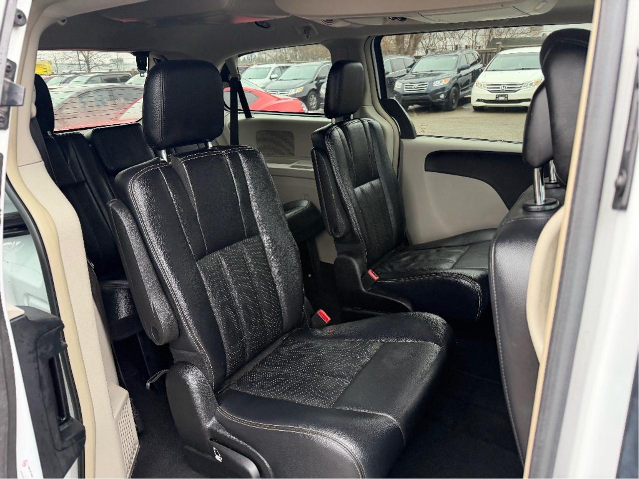 2015 Dodge Grand Caravan Crew Plus Photo