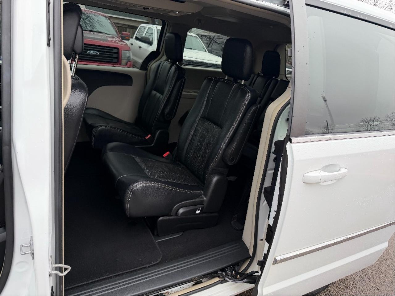 2015 Dodge Grand Caravan Crew Plus Photo