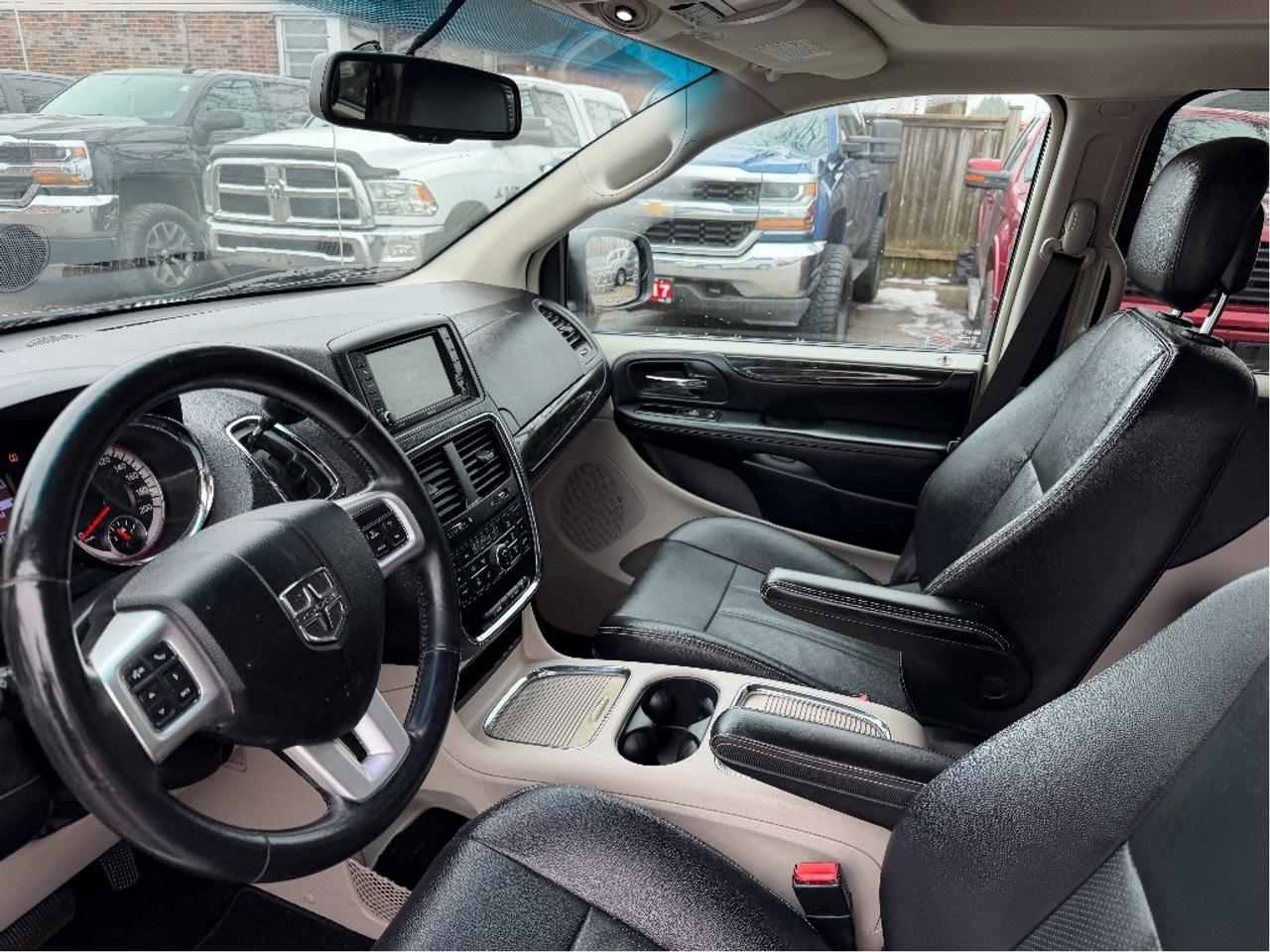 2015 Dodge Grand Caravan Crew Plus Photo