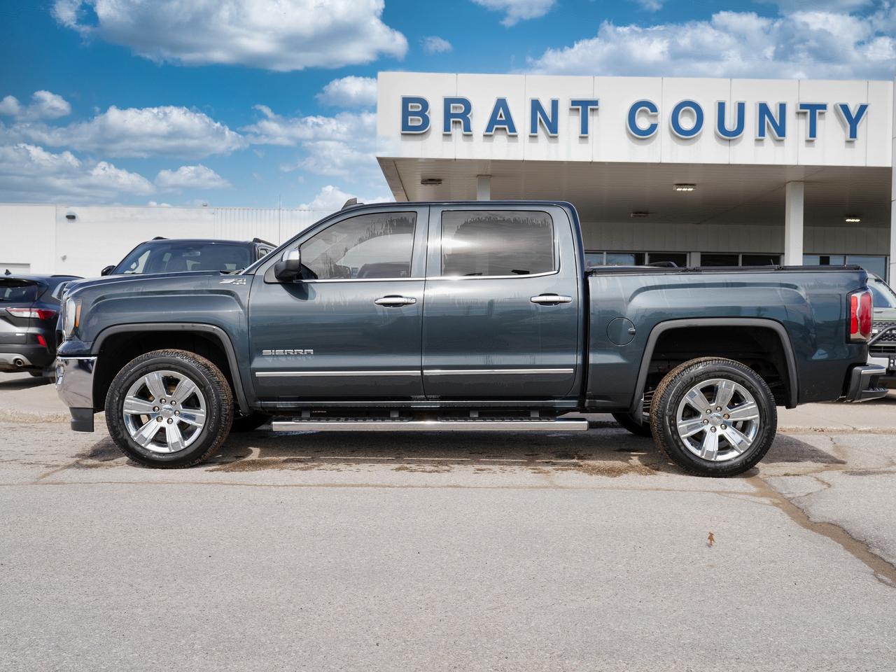 2017 GMC Sierra 1500 SLT | SUN ROOF | LEATHER | TONNEAU COVER Photo3