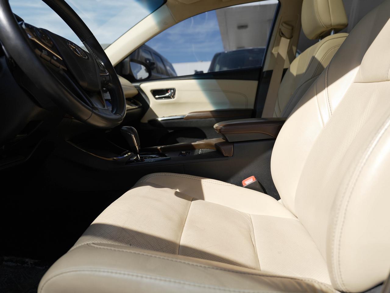 2013 Toyota Avalon XLE Photo