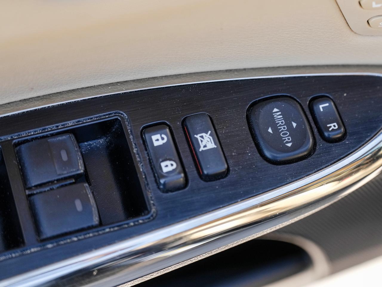 2013 Toyota Avalon XLE Photo