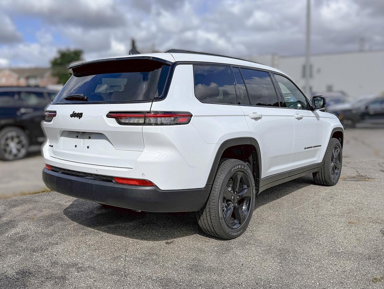 2025 Jeep Grand Cherokee L Altitude 4x4 | BLIND SPOT | REMOTE START | Photo