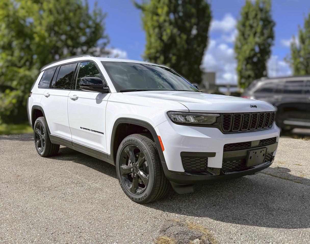 2025 Jeep Grand Cherokee L Altitude 4x4 | BLIND SPOT | REMOTE START | Photo2