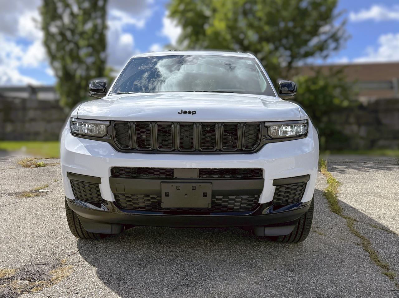 2025 Jeep Grand Cherokee L Altitude 4x4 | BLIND SPOT | REMOTE START | Photo