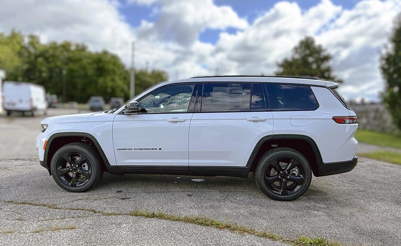2025 Jeep Grand Cherokee L Altitude 4x4 | BLIND SPOT | REMOTE START | Photo