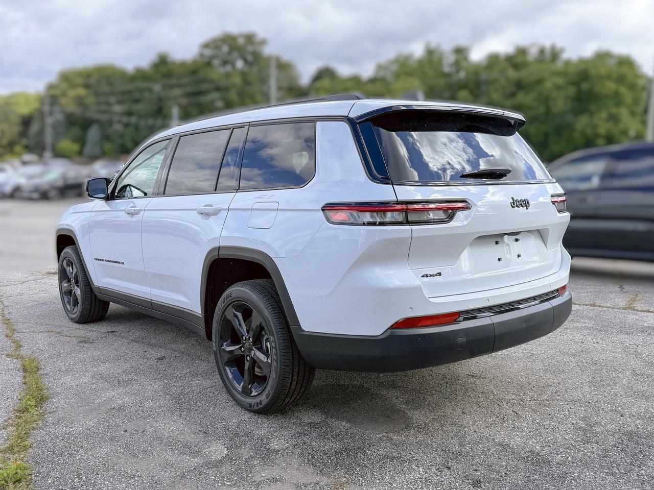 2025 Jeep Grand Cherokee L Altitude 4x4 | BLIND SPOT | REMOTE START | Photo