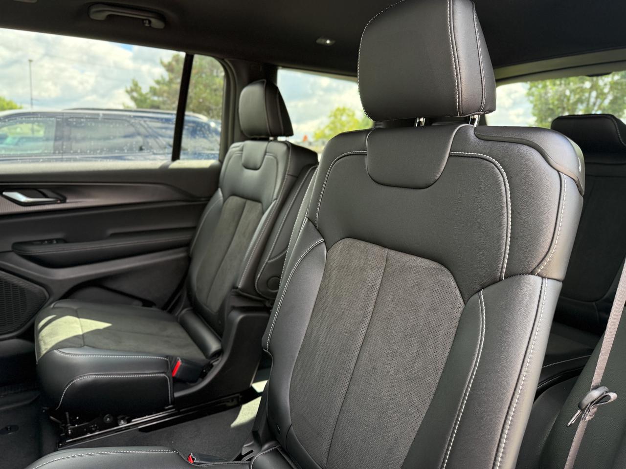 2025 Jeep Grand Cherokee L Altitude 4x4 | BLIND SPOT | REMOTE START | Photo