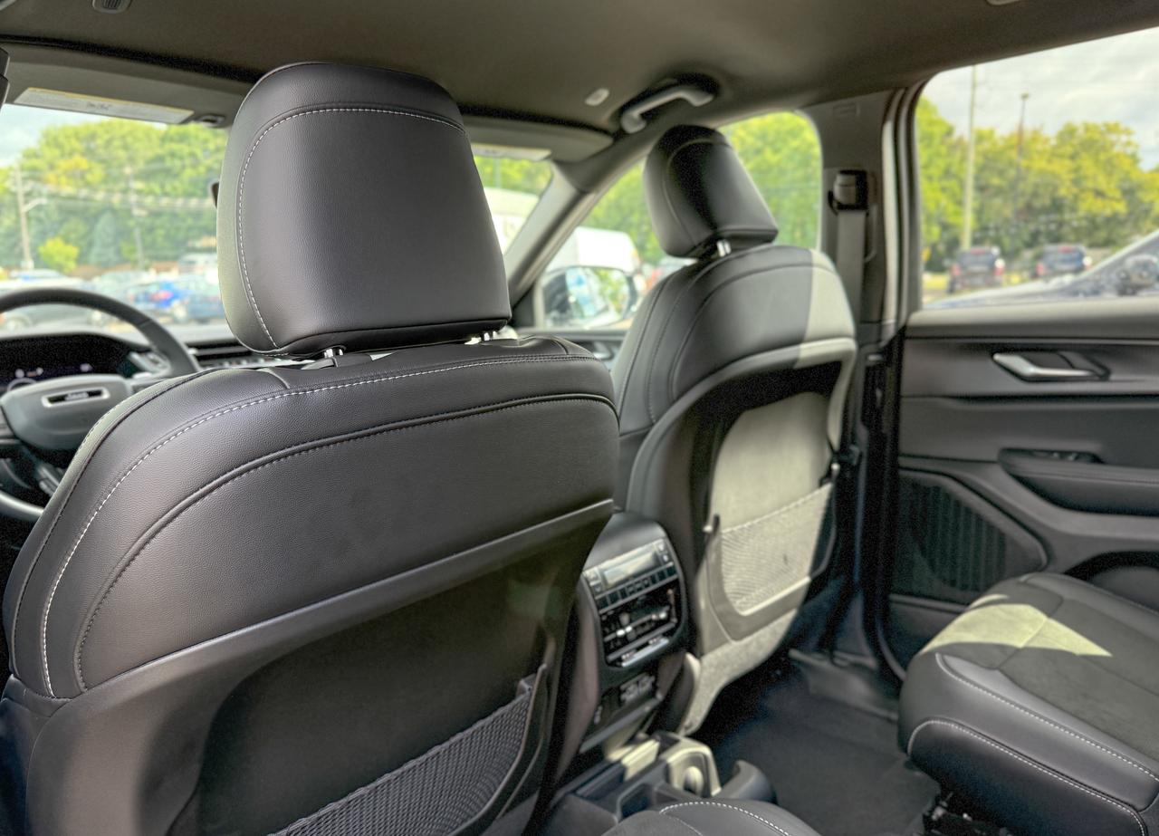 2025 Jeep Grand Cherokee L Altitude 4x4 | BLIND SPOT | REMOTE START | Photo