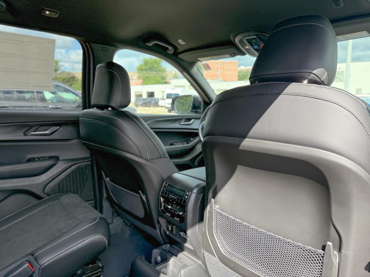 2025 Jeep Grand Cherokee L Altitude 4x4 | BLIND SPOT | REMOTE START | Photo