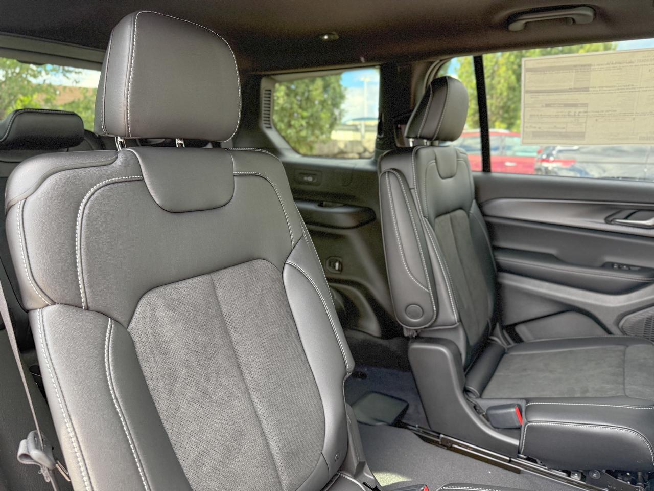 2025 Jeep Grand Cherokee L Altitude 4x4 | BLIND SPOT | REMOTE START | Photo