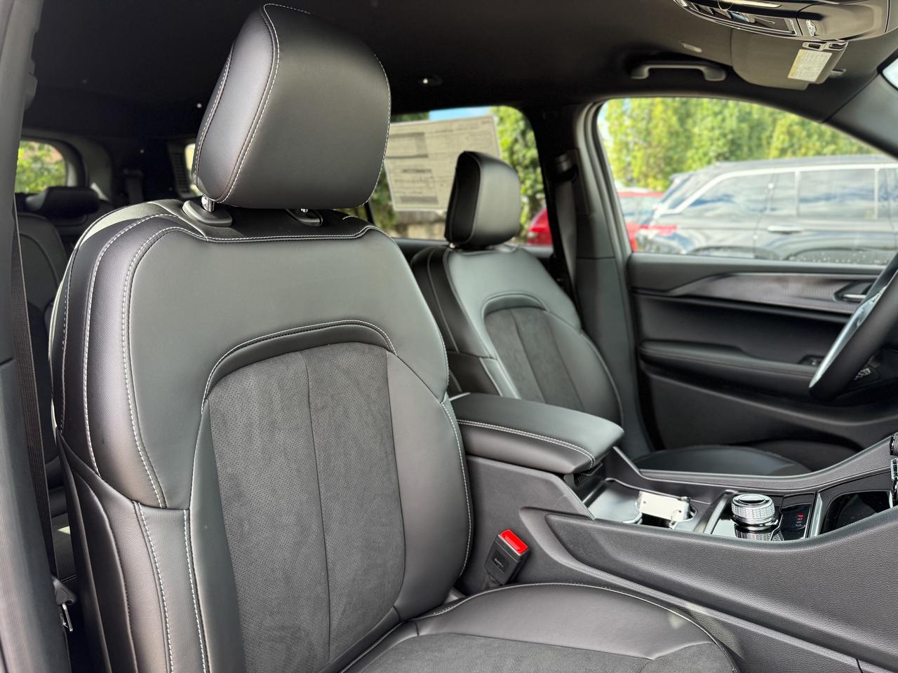 2025 Jeep Grand Cherokee L Altitude 4x4 | BLIND SPOT | REMOTE START | Photo