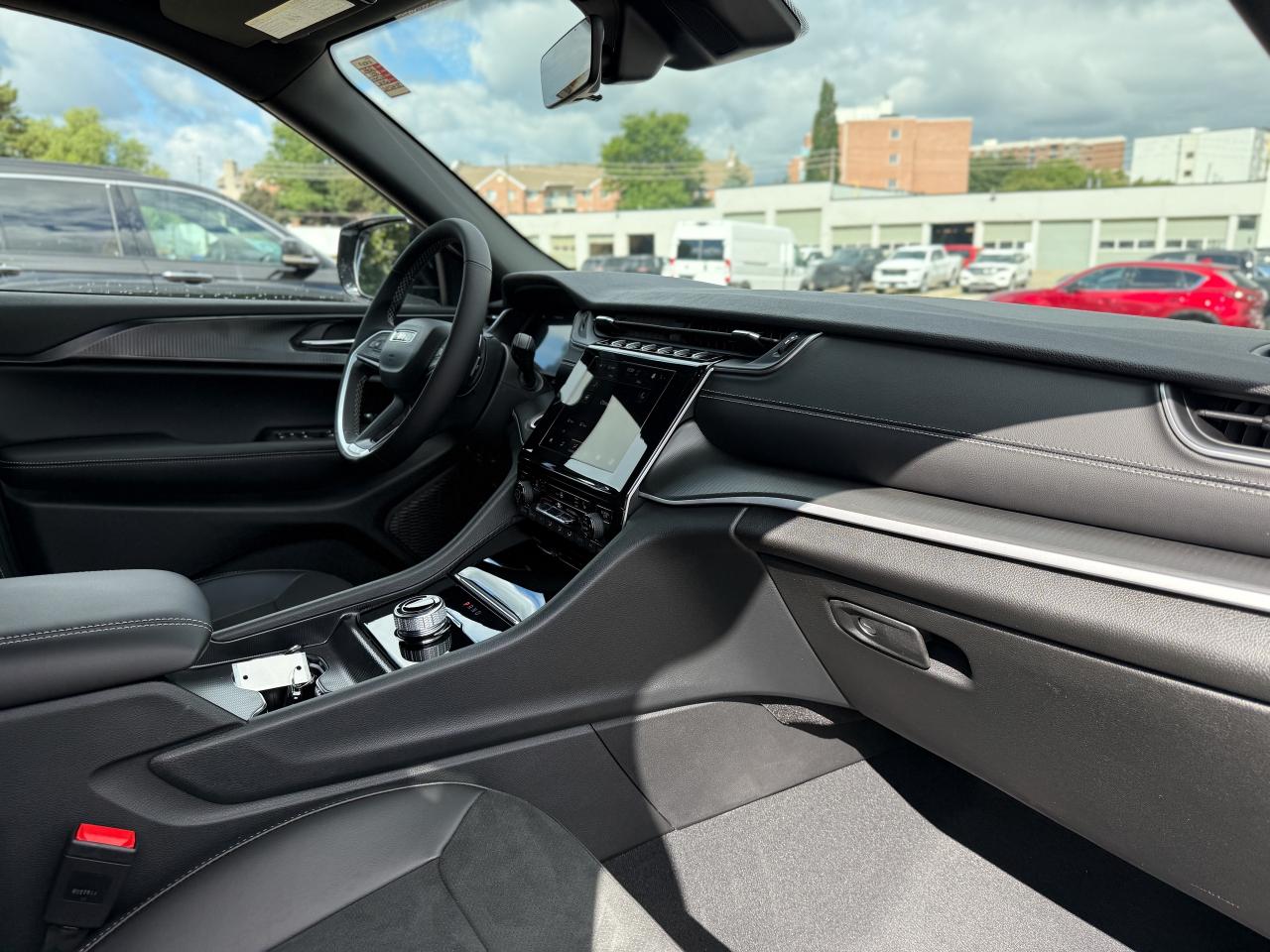 2025 Jeep Grand Cherokee L Altitude 4x4 | BLIND SPOT | REMOTE START | Photo