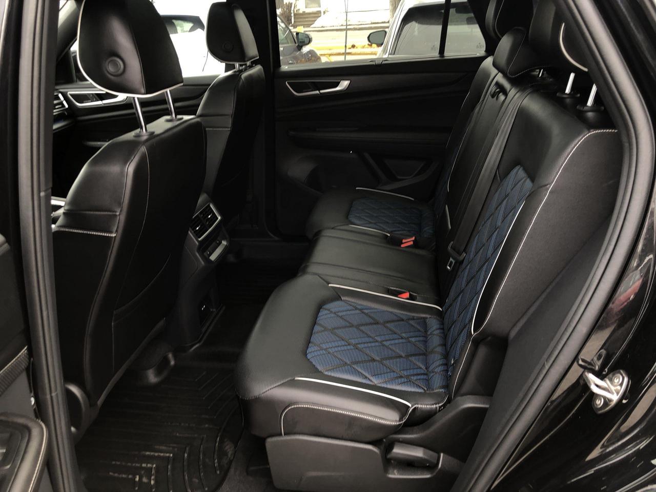 2024 Volkswagen Atlas Cross Sport 2.0 TSI Execline EXECLINE, LEATHER, HUDS, PANO. RO Photo