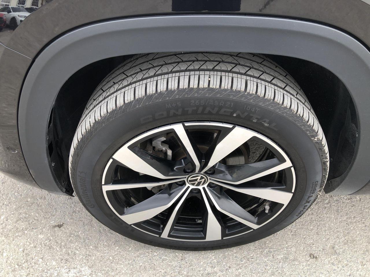 2024 Volkswagen Atlas Cross Sport 2.0 TSI Execline EXECLINE, LEATHER, HUDS, PANO. RO Photo