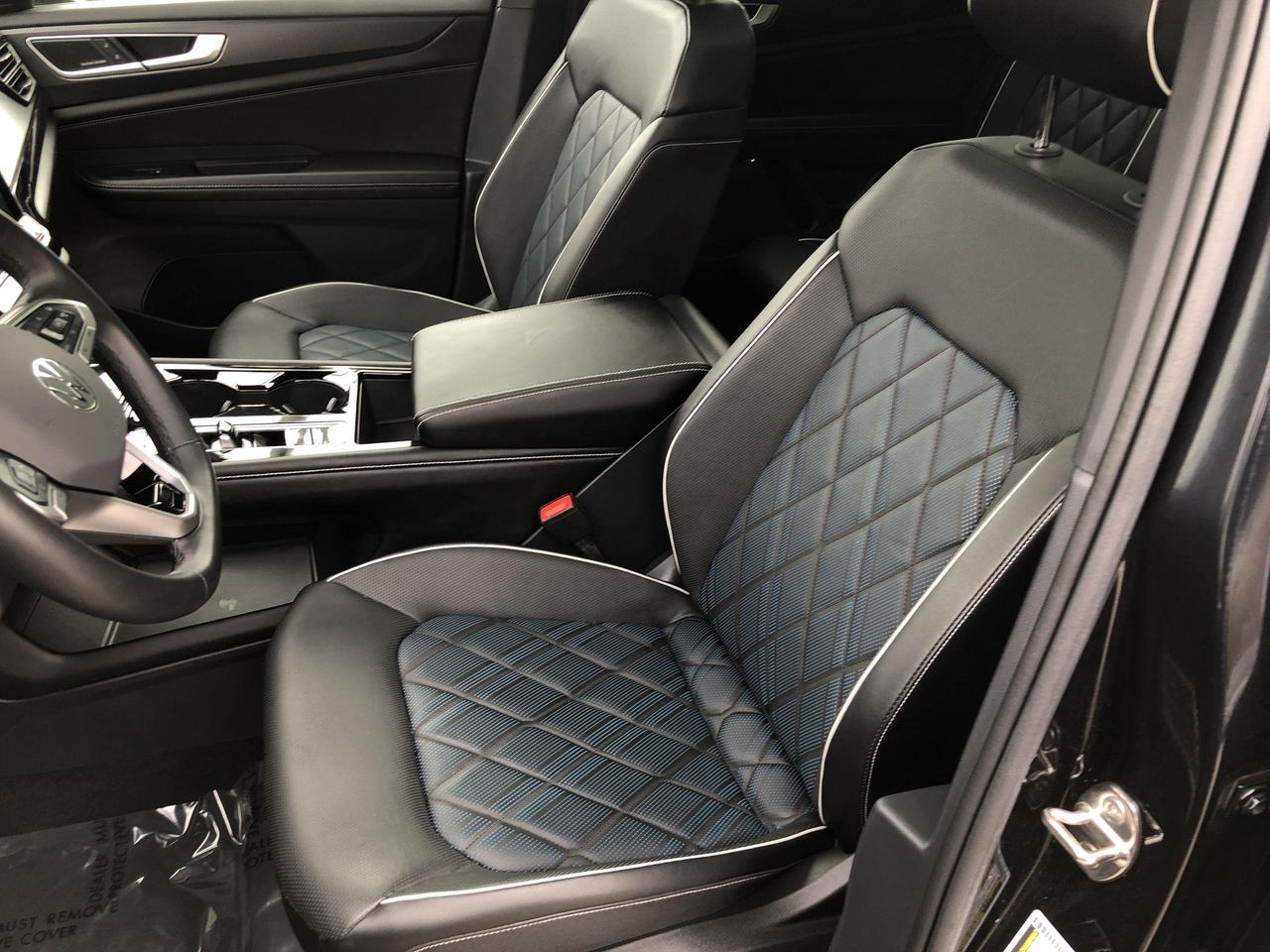 2024 Volkswagen Atlas Cross Sport 2.0 TSI Execline EXECLINE, LEATHER, HUDS, PANO. RO Photo