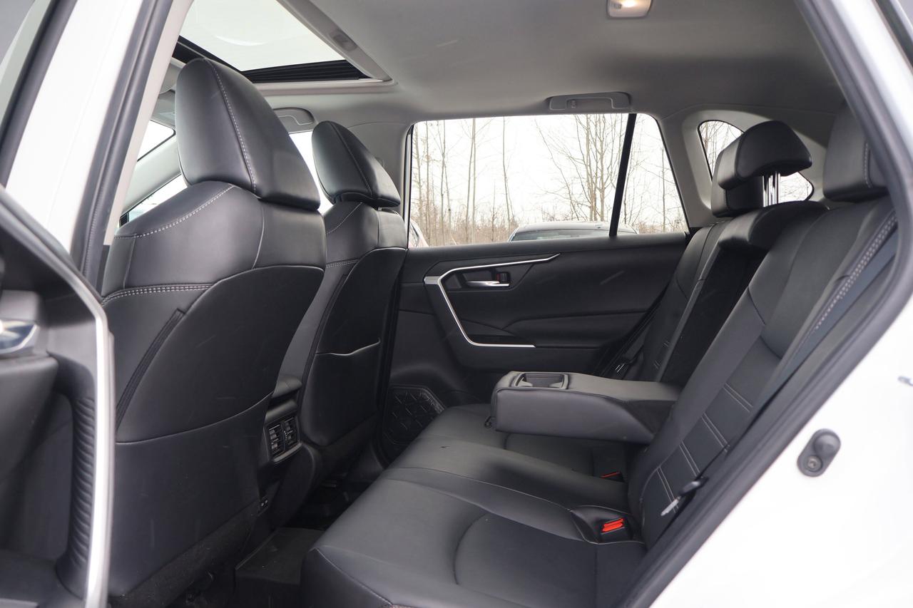2022 Toyota RAV4 XLE | | Moonroof | Photo