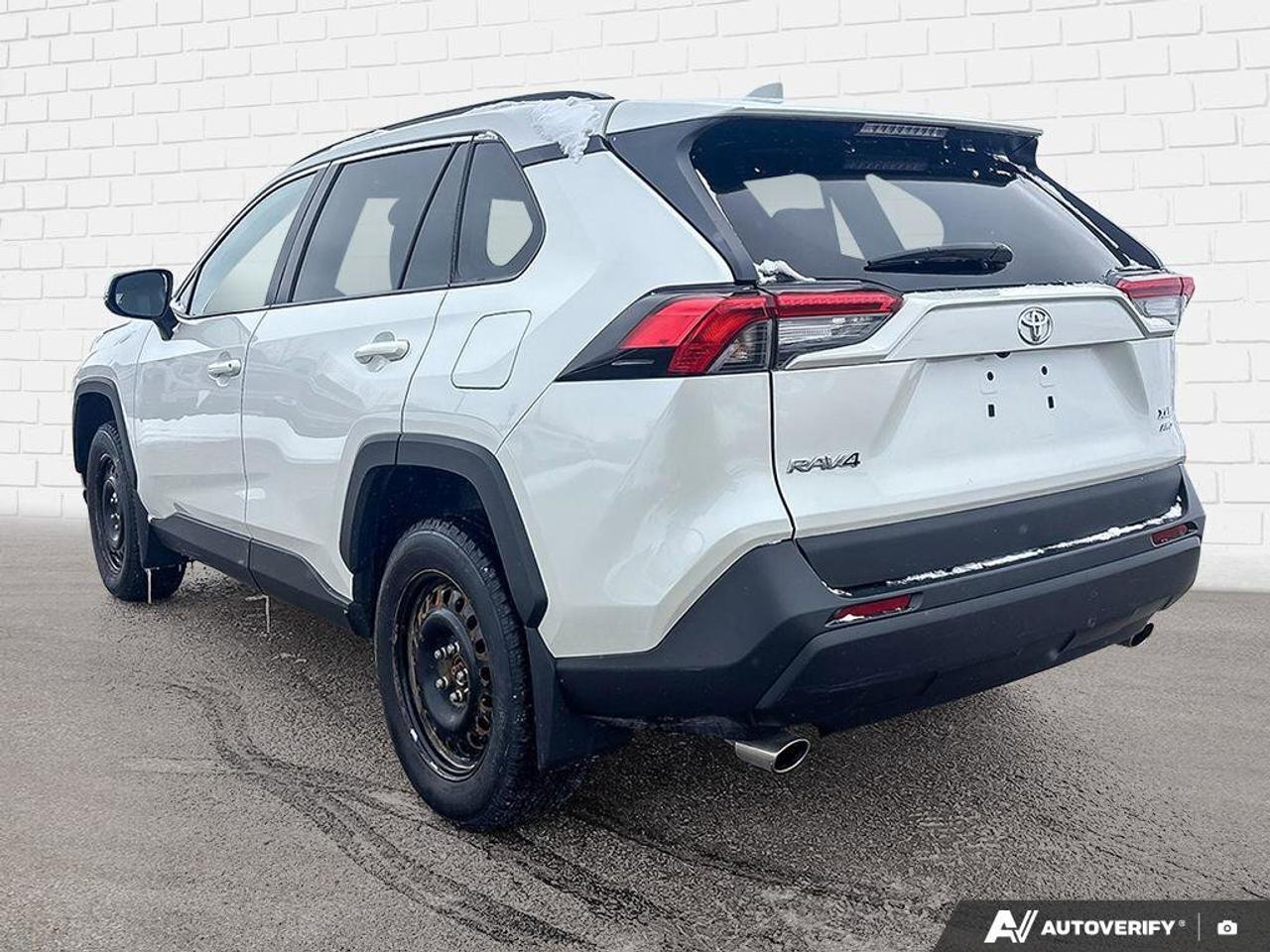 2022 Toyota RAV4 XLE | | Moonroof | Photo