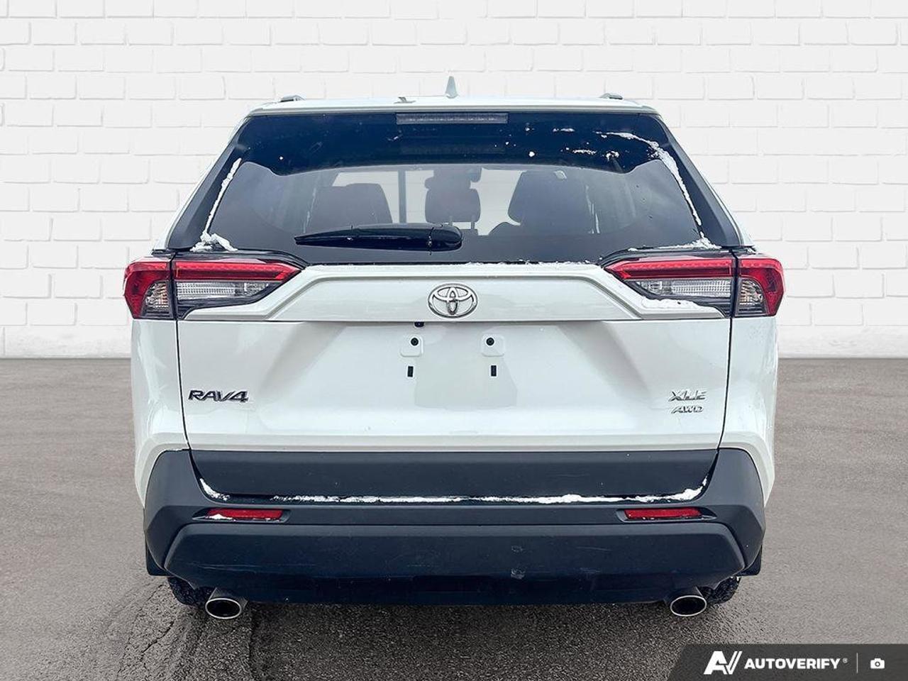 2022 Toyota RAV4 XLE | | Moonroof | Photo