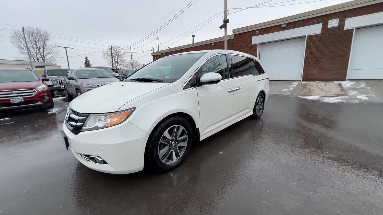 2016 Honda Odyssey TOURING | 8-PASS |HTD LEATHER | SUNROOF | DVD Photo