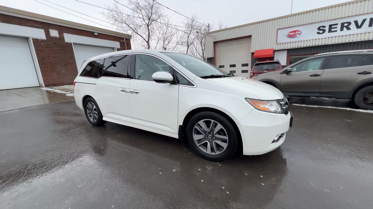 2016 Honda Odyssey TOURING | 8-PASS |HTD LEATHER | SUNROOF | DVD Photo