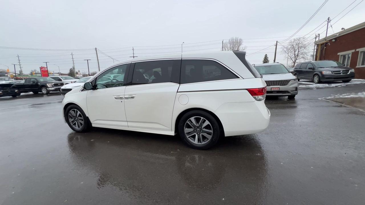 2016 Honda Odyssey TOURING | 8-PASS |HTD LEATHER | SUNROOF | DVD Photo