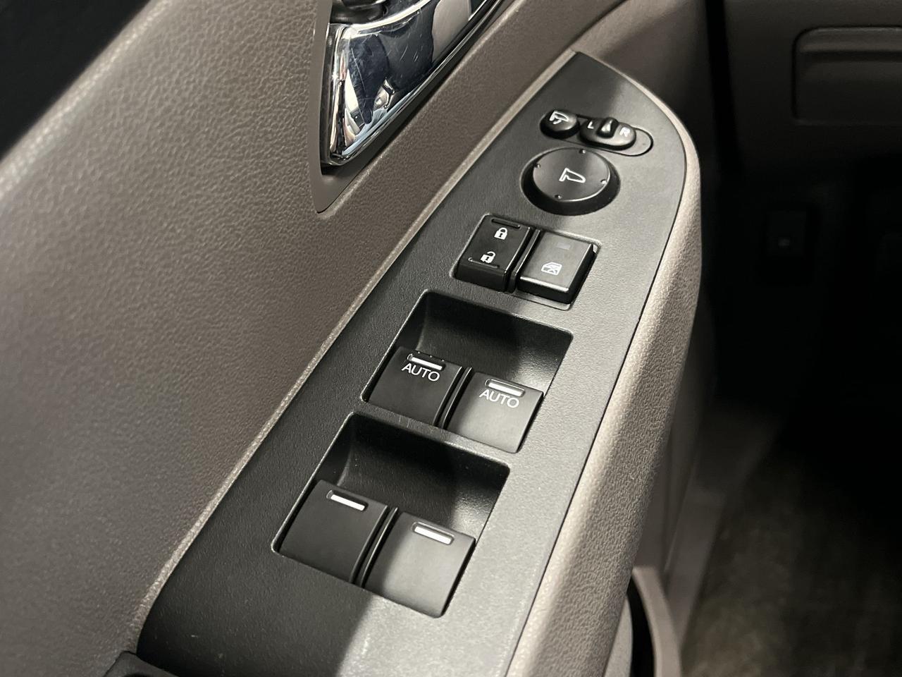 2016 Honda Odyssey TOURING | 8-PASS |HTD LEATHER | SUNROOF | DVD Photo
