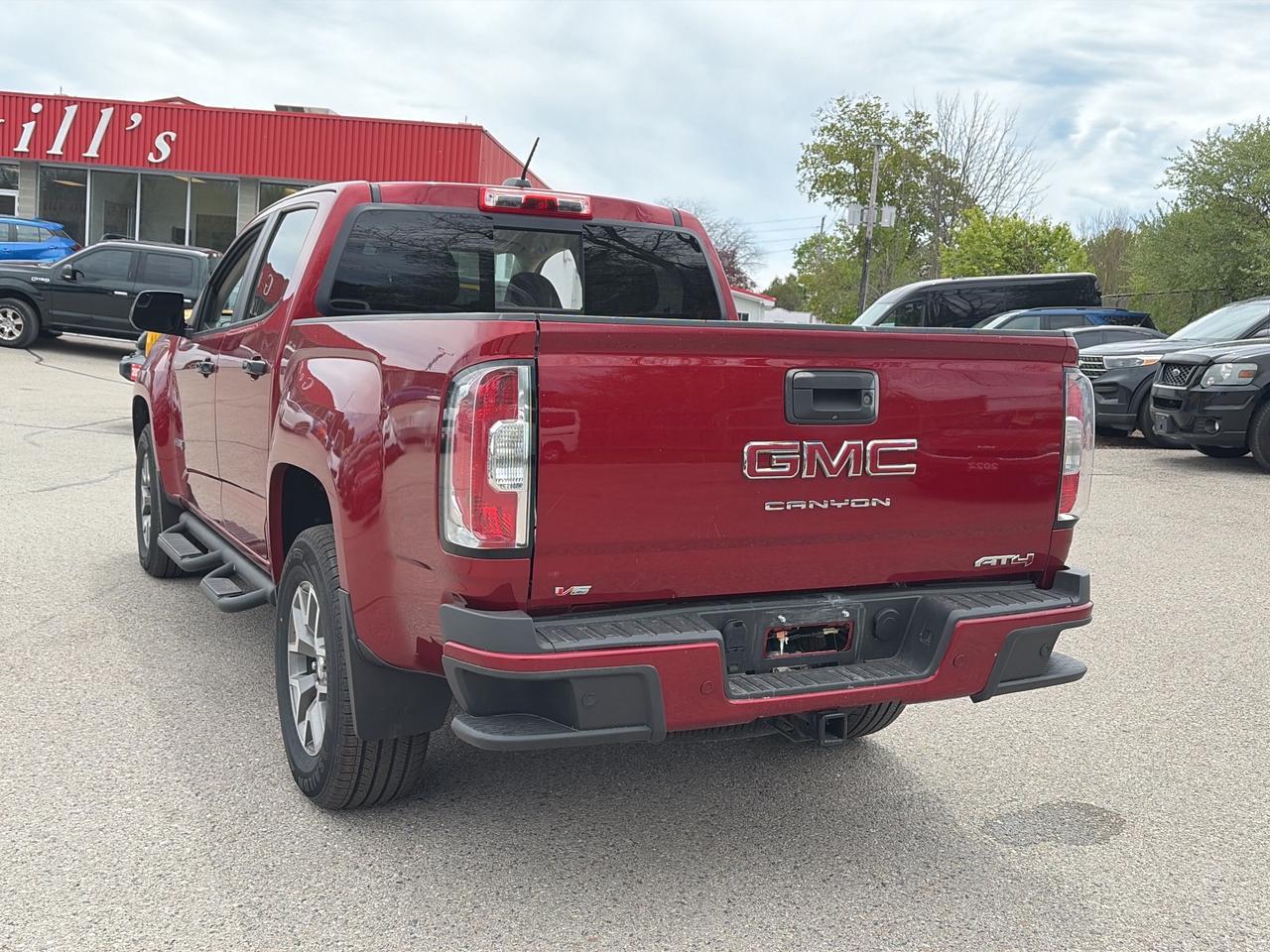 2021 GMC Canyon AT4, LEATHER, REMOTE START, BACK UP CAMERA! Photo