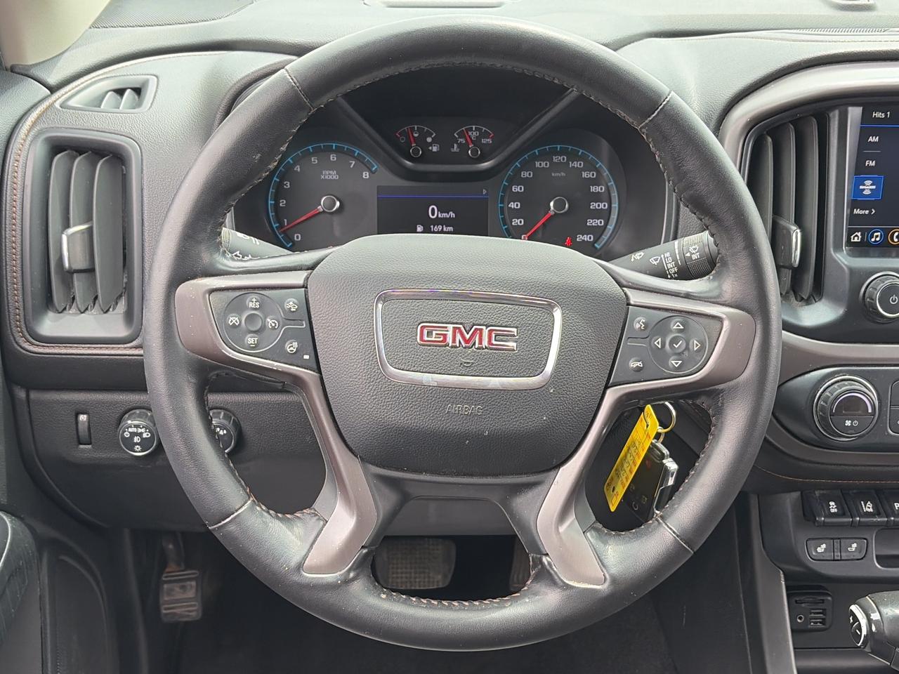 2021 GMC Canyon AT4, LEATHER, REMOTE START, BACK UP CAMERA! Photo