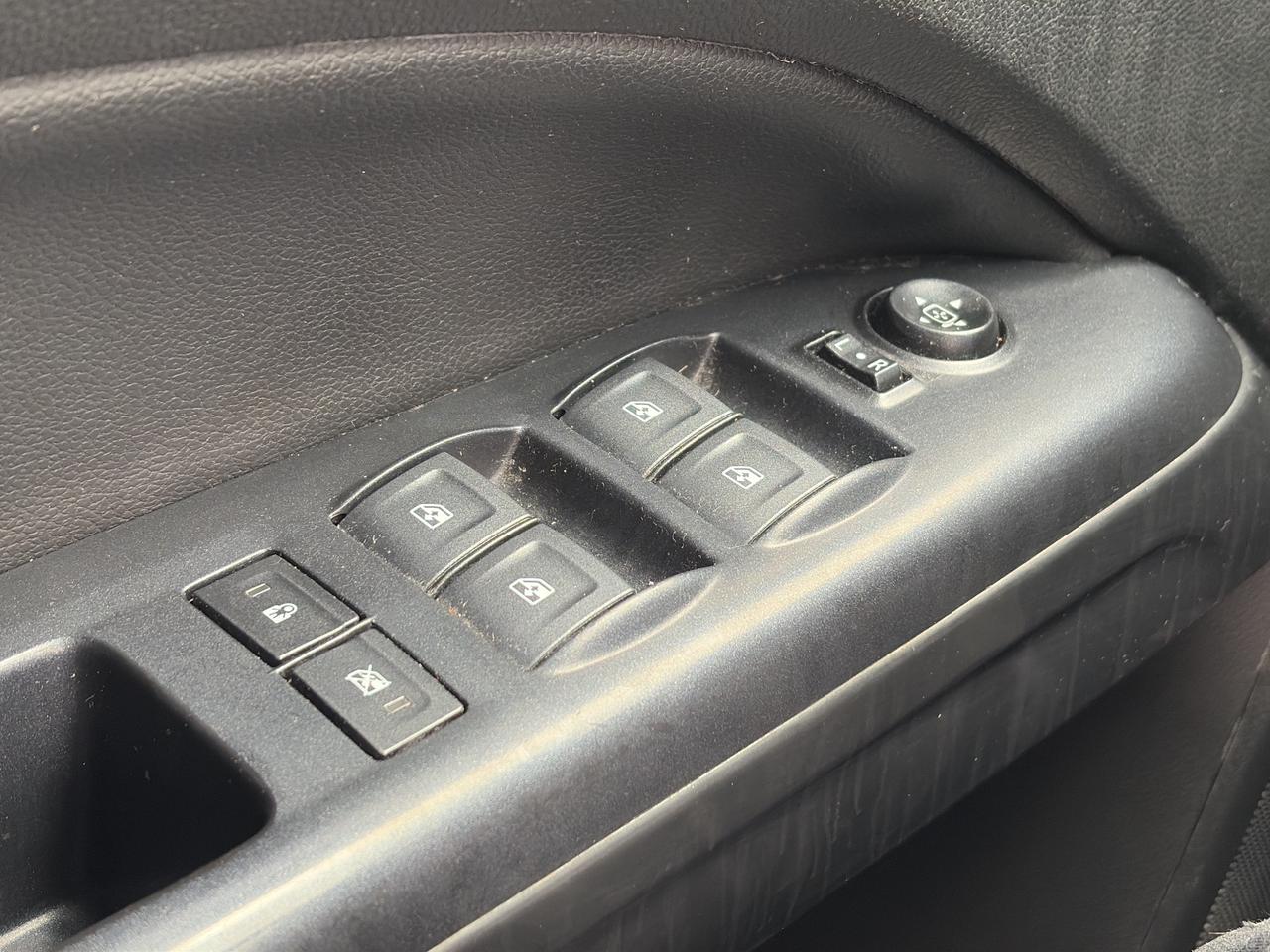 2021 GMC Canyon AT4, LEATHER, REMOTE START, BACK UP CAMERA! Photo