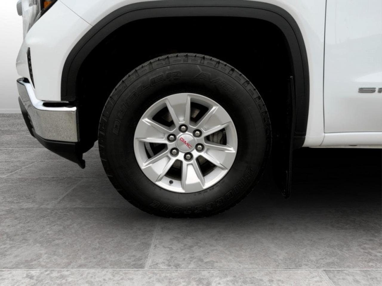 2022 GMC Sierra 1500 SLE  **GREAT MILEAGE** Photo