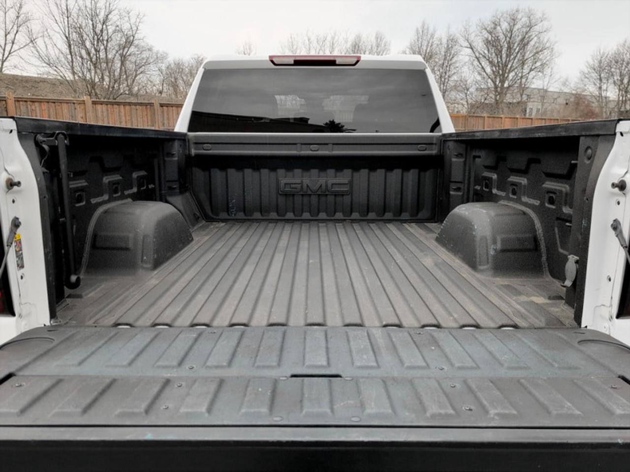 2022 GMC Sierra 1500 SLE  **GREAT MILEAGE** Photo