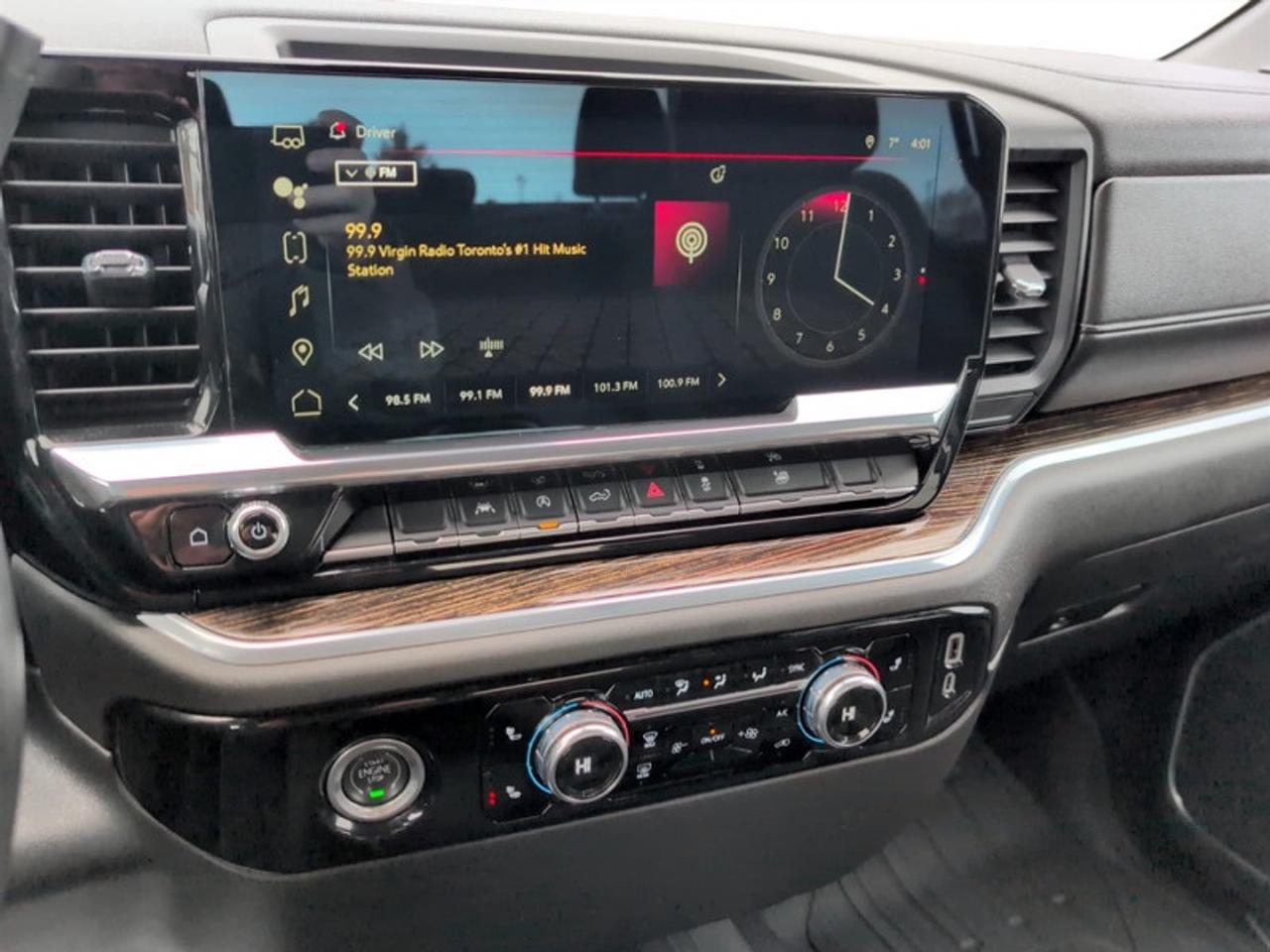 2022 GMC Sierra 1500 SLE  **GREAT MILEAGE** Photo