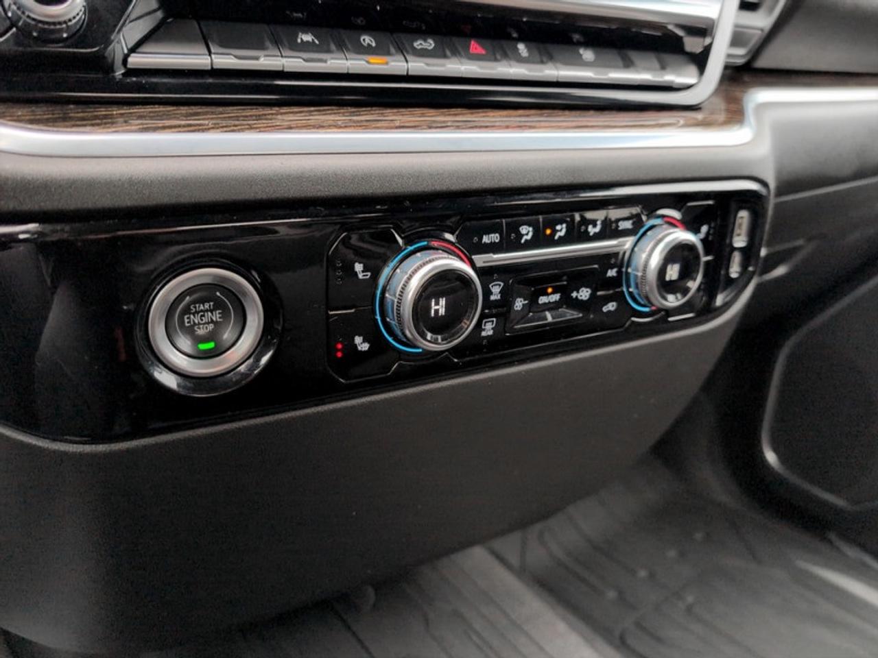 2022 GMC Sierra 1500 SLE  **GREAT MILEAGE** Photo