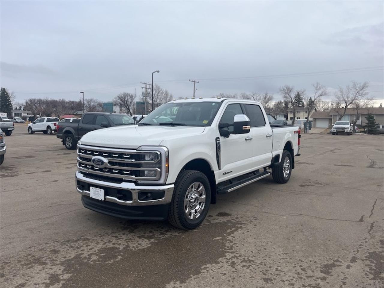 2026 Ford F-350 Super Duty LARIAT  - Running Boards Photo4