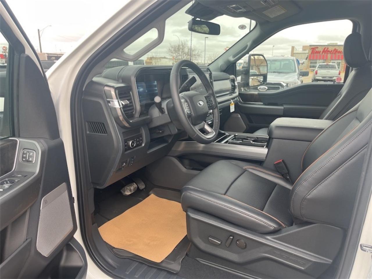 2026 Ford F-350 Super Duty LARIAT  - Running Boards Photo5