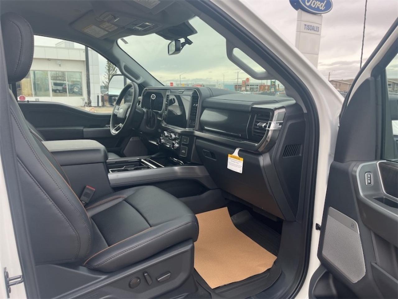 2026 Ford F-350 Super Duty LARIAT  - Running Boards Photo5