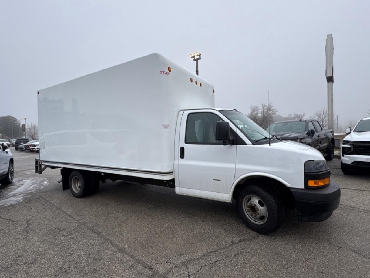 2023 Chevrolet Express Commercial Cutaway Unicel 16 FT CUBE W/ POWER RAMP Photo