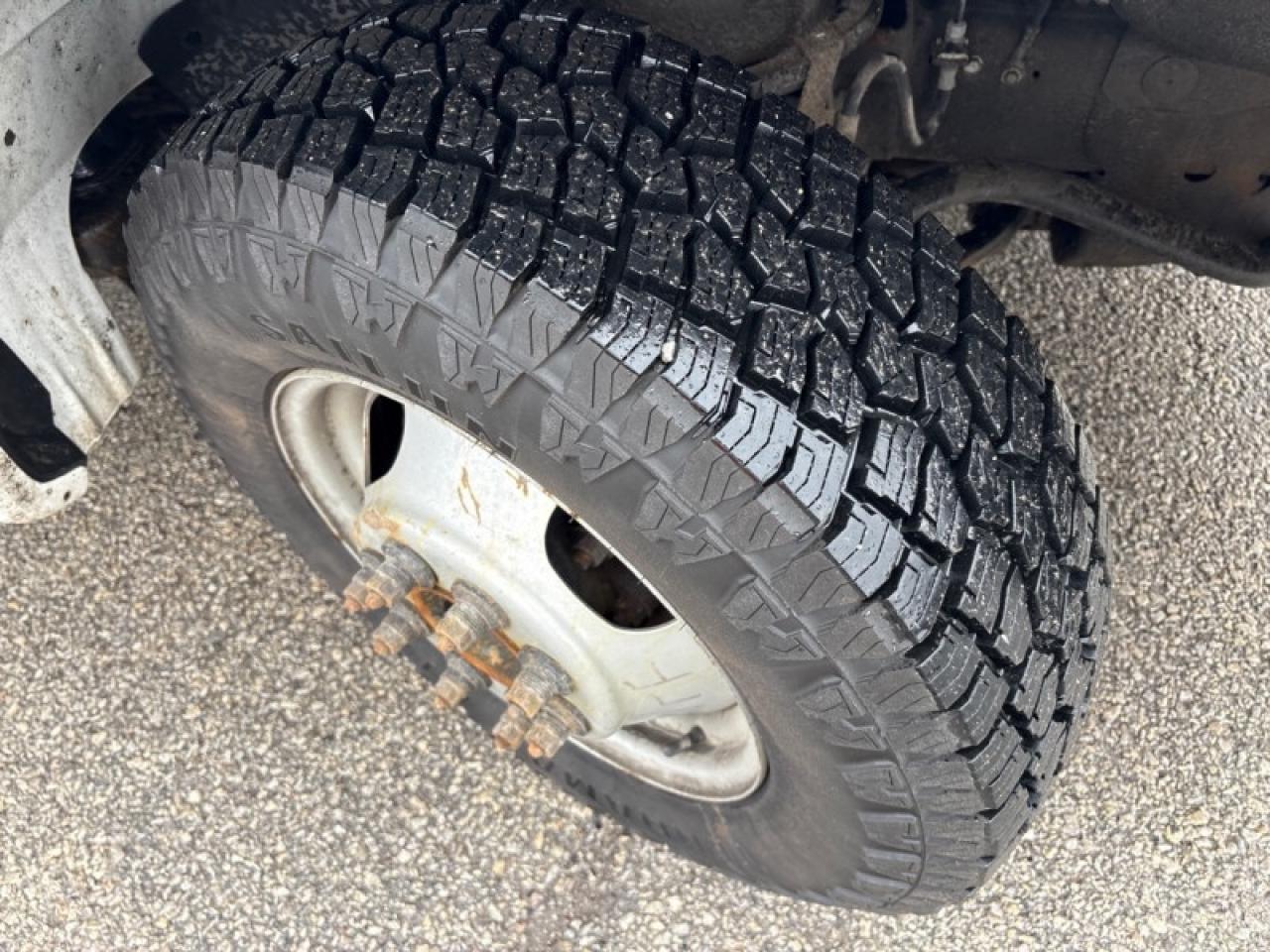 2023 Chevrolet Express Commercial Cutaway Unicel 16 FT CUBE W/ POWER RAMP Photo