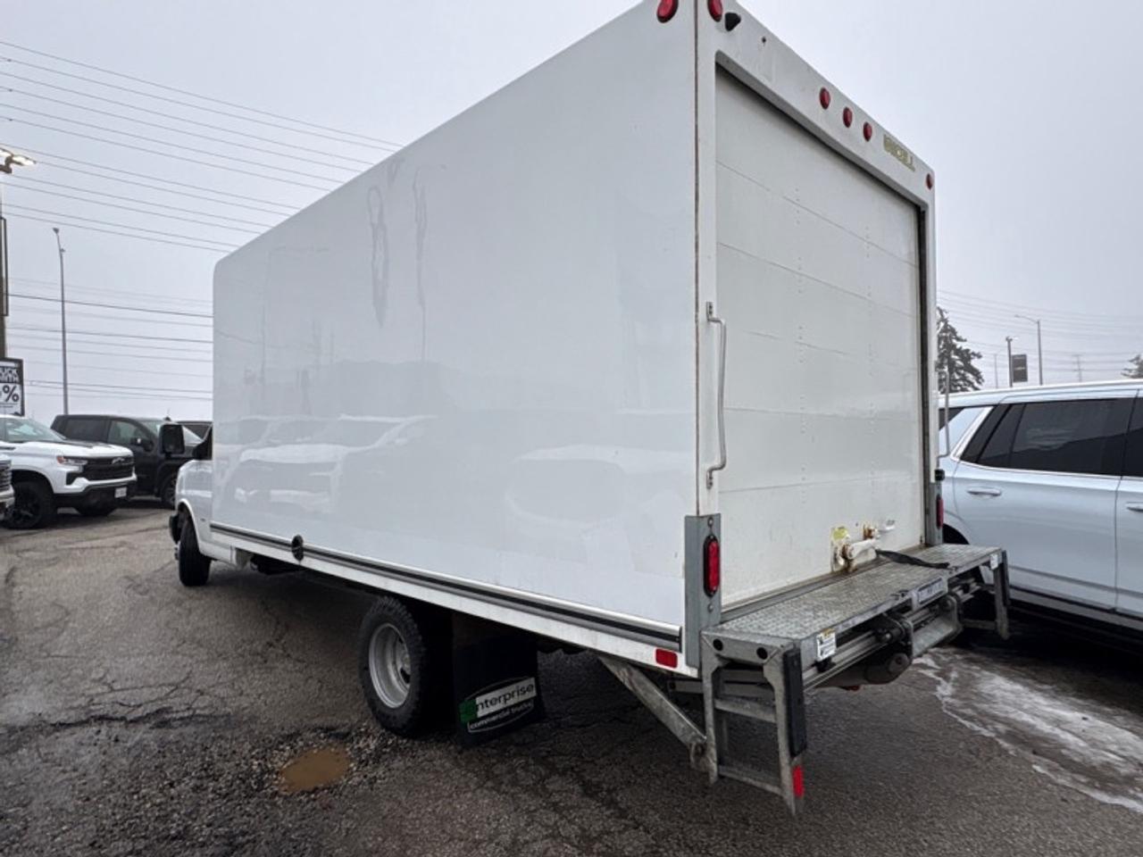 2023 Chevrolet Express Commercial Cutaway Unicel 16 FT CUBE W/ POWER RAMP Photo