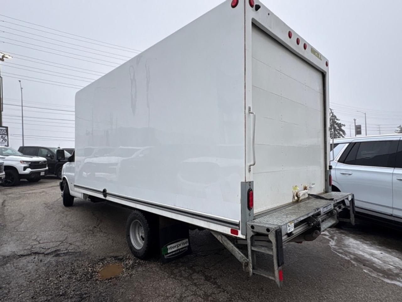 2023 Chevrolet Express Commercial Cutaway Unicel 16 FT CUBE W/ POWER RAMP Photo