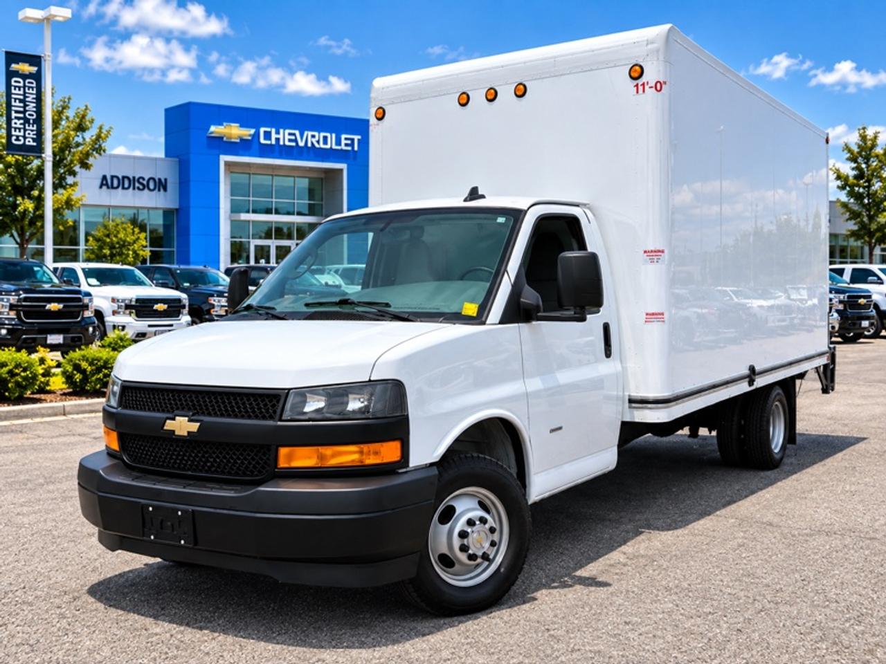 2023 Chevrolet Express Commercial Cutaway Unicel 16 FT CUBE W/ POWER RAMP Photo