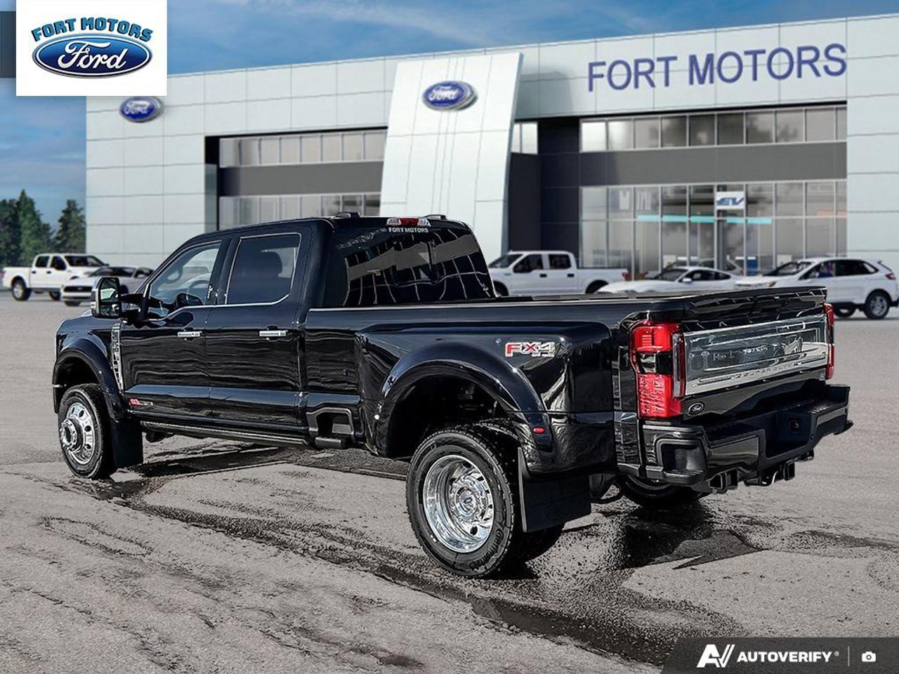 2026 Ford SuperDuty F-450® Platinum® Photo3