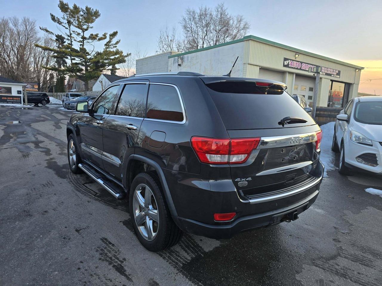 2011 Jeep Grand Cherokee 4WD 4dr Overland Photo